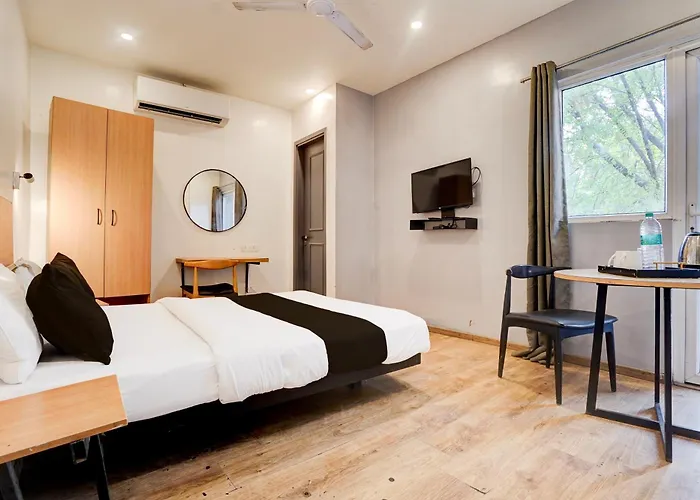 Super Hotel O Britania Chowk